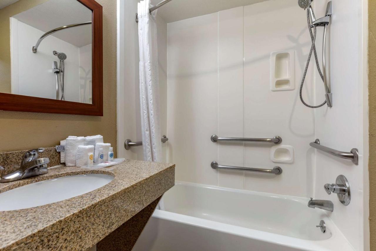 Comfort Suites Waco Near University Area Ngoại thất bức ảnh