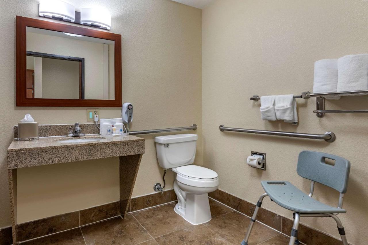 Comfort Suites Waco Near University Area Ngoại thất bức ảnh